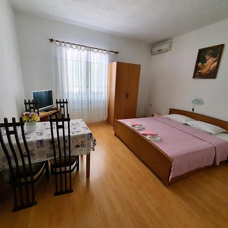 Apartments - Buffet 2B Sveti Juraj Kamer foto